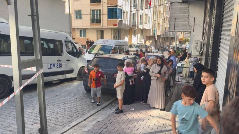 Esenyurt'ta servis minibüsünün çarptığı anne yaralandı, bebeği hayatını kaybetti - Resim: 3