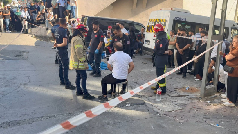 Esenyurt'ta servis minibüsünün çarptığı anne yaralandı, bebeği hayatını kaybetti - Resim: 7