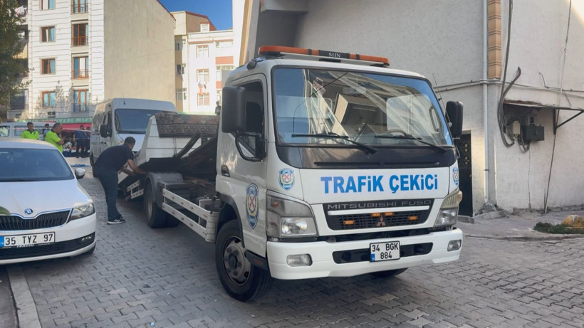 Esenyurt'ta servis minibüsünün çarptığı anne yaralandı, bebeği hayatını kaybetti - Resim: 4