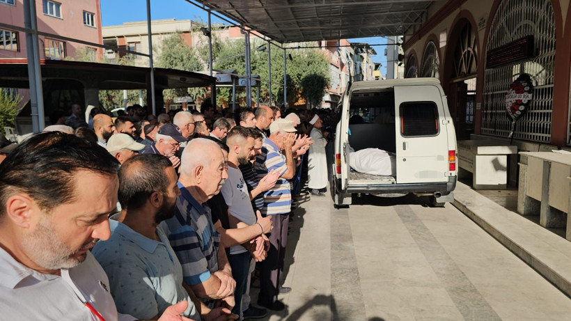 Mide küçültme ameliyatı olmuştu! Nazilli'de 310 kiloluk Barış Yıldırım'ın cenazesi evinden asansörle çıkarıldı - Resim: 5