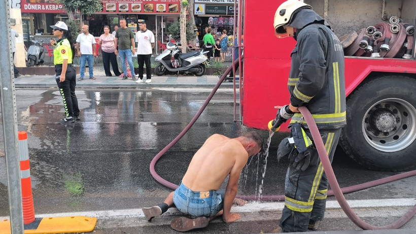 Antalya'da üzerine benzin döküp kendini yakmak isteyen genç intihar girişimini yarıda kesti - Resim: 4