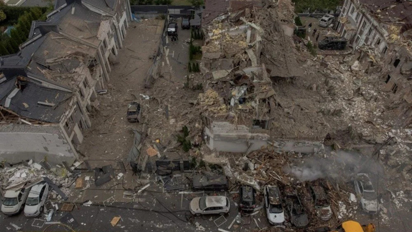 Kiev'e bombalar yağdı: 12 saatlik saldırı şehri harap etti - Resim: 7