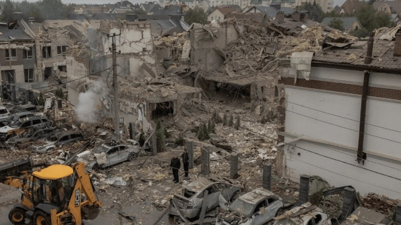 Kiev'e bombalar yağdı: 12 saatlik saldırı şehri harap etti - Resim: 6