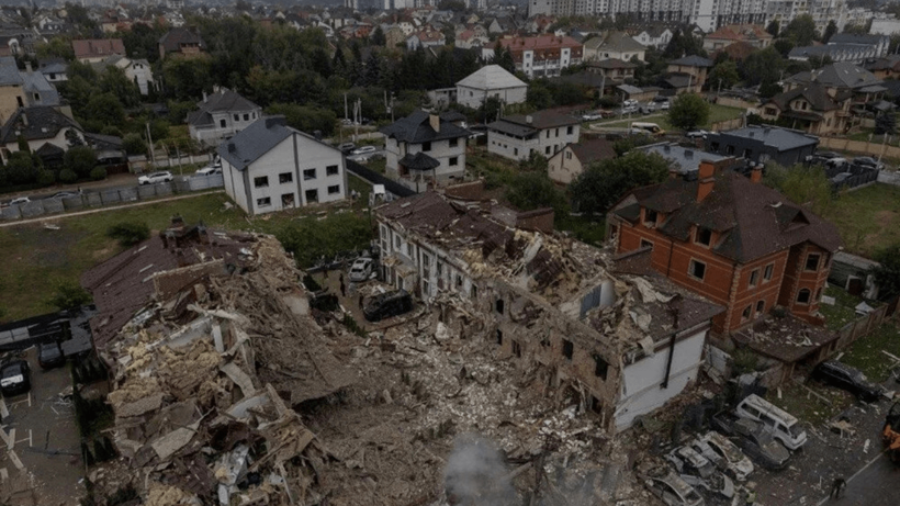 Kiev'e bombalar yağdı: 12 saatlik saldırı şehri harap etti - Resim: 4