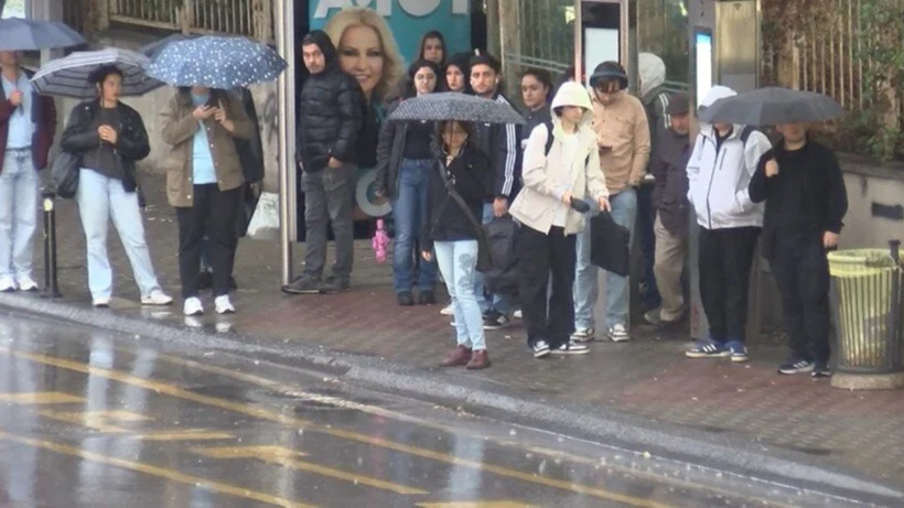 İstanbul trafiğinde yağmur yoğunluğu - Resim : 1