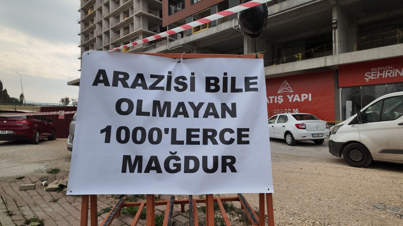 Binlerce mağdur gökyüzüne siyah balon bıraktı - Resim: 3