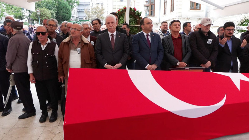 Oyuncu Arif Erkin Güzelbeyoğlu son yolculuğuna uğurlandı - Resim: 6