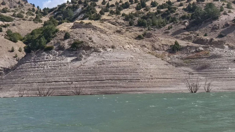 Su seviyesi düştü, eski köy ortaya çıktı - Resim: 5
