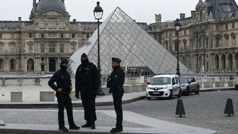 Yüzyılın soygununu geride bıraktı: Louvre Müzesi'nde güvenlik planı nasıl çöktü? - Resim: 7