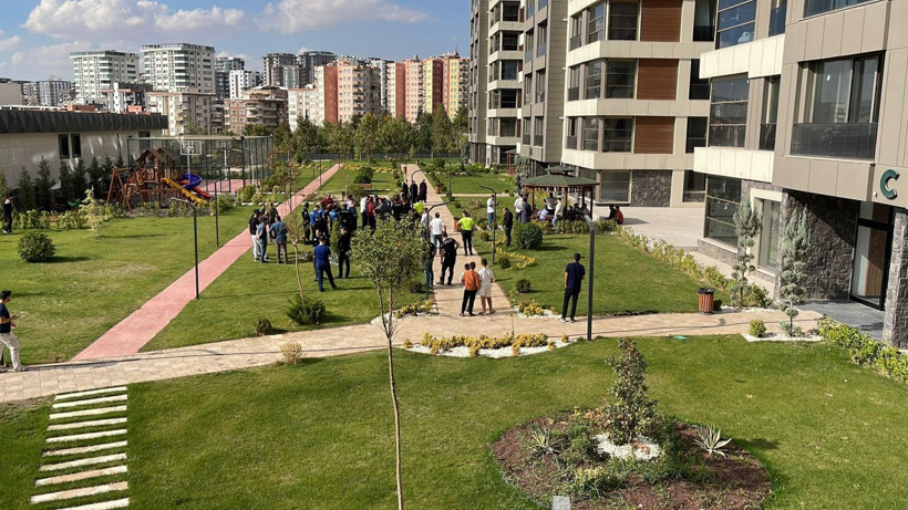 Şanlıurfa'daki sitede bıçaklı kavga: 9 kişi yaralandı - Resim: 1