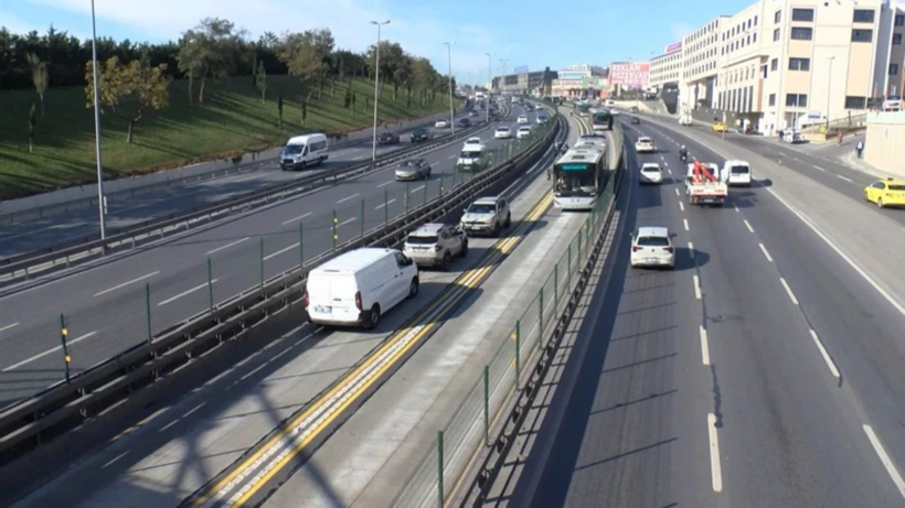 Küçükçekmece'de metrobüs kazası! Yaralı var - Resim: 5