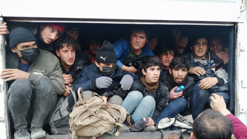 81 ilde göçmen kaçakçılığı denetimleri! Çok sayıda organizatör ve düzensiz göçmen yakalandı - Resim : 1
