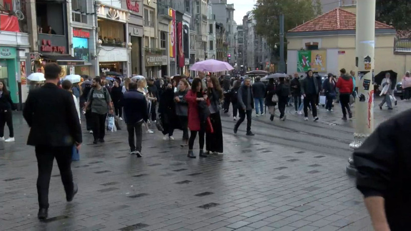 İstanbul'da beklenen yağış başladı! Trafik yoğunluğu oluştu - Resim: 3