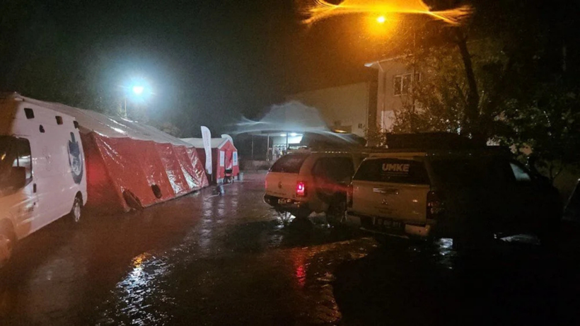 Deprem bölgesinde sağanak etkili: Bugün hava nasıl olacak? - Resim: 2