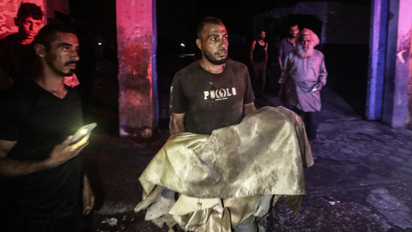 İsrail’in Nuseyrat Kampı’na Saldırısında 3 Filistinli Hayatını Kaybetti - Resim : 1