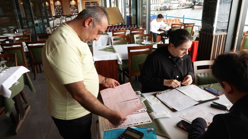 Beyoğlu'nda 4 turistin 59 bin lira hesap ödediği restoranda denetim - Resim: 4