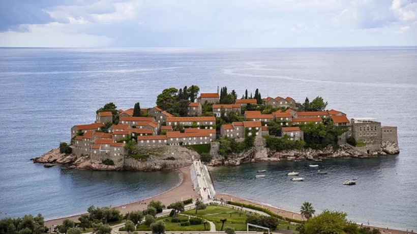 Karadağ, Türklere vizesiz girişi kaldırdı: Turlar iptal ediliyor - Resim: 4