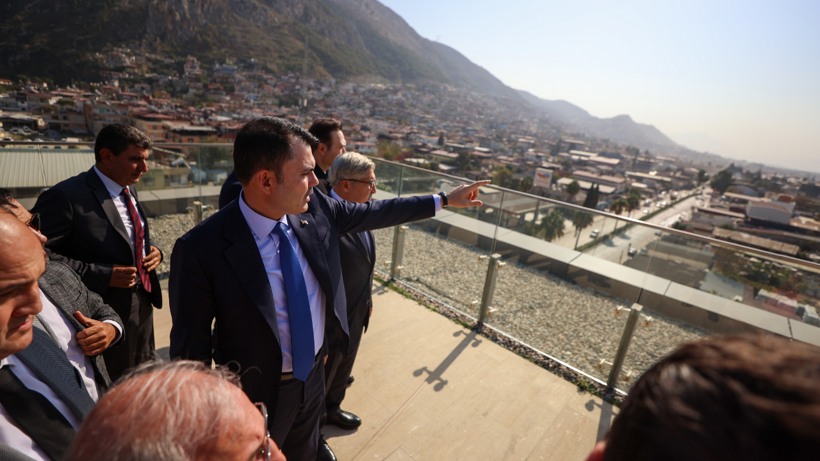 Bakan Kurum: Deprem bölgesinin dirilişi Türkiye'nin istikbal meselesidir - Resim : 2