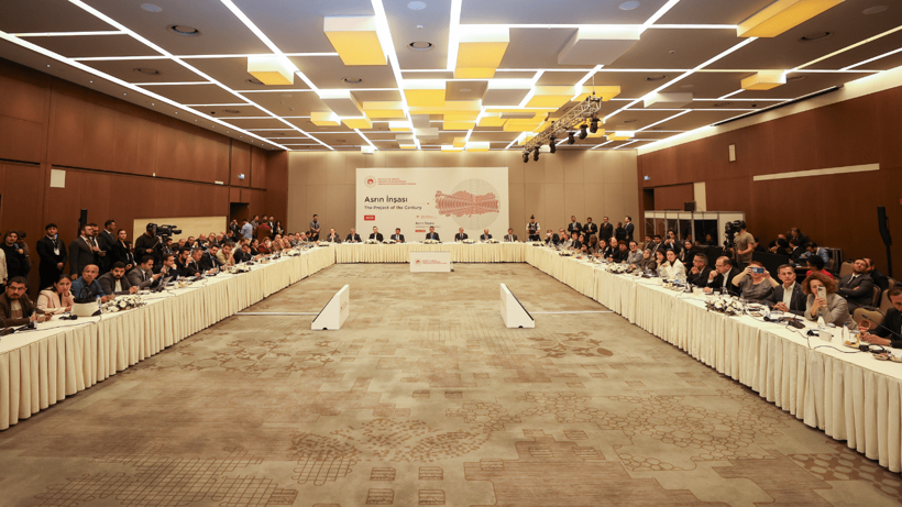 Bakan Kurum: Deprem bölgesinin dirilişi Türkiye'nin istikbal meselesidir - Resim : 1