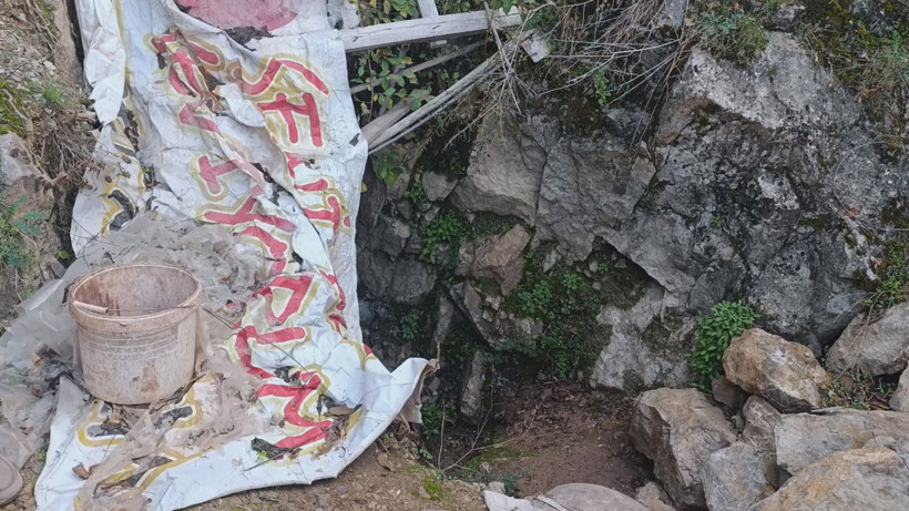 Amasya'da defineciler Ferhat Dağı'nı 15 metre kazdı - Resim: 3