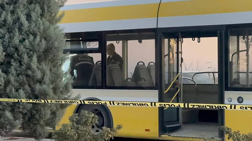 Belediye otobüsünde, eşinin gözü önünde bıçaklandı - Resim: 5