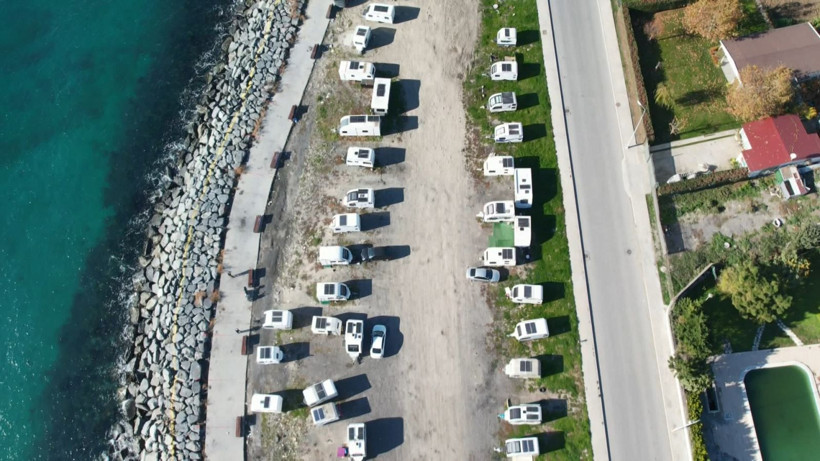 Beylikdüzü'nde sahil şeridi karavan parkına döndü; mahalleli tepkili - Resim: 2