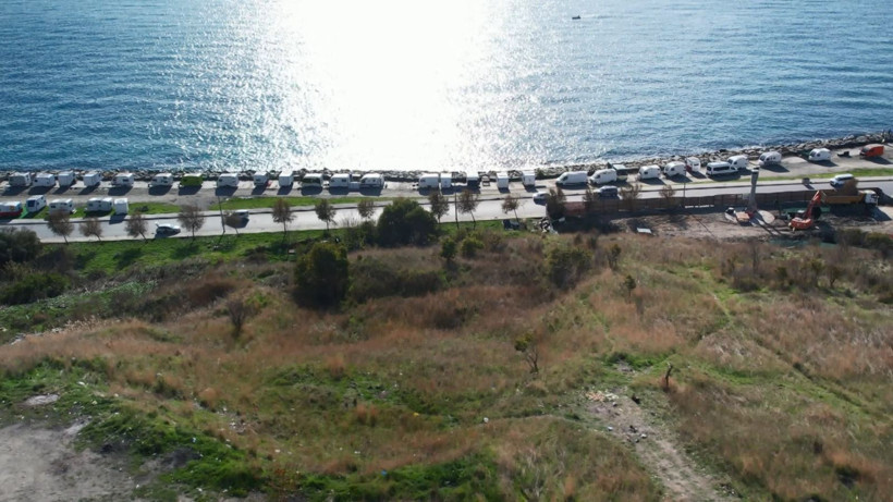 Beylikdüzü'nde sahil şeridi karavan parkına döndü; mahalleli tepkili - Resim: 6