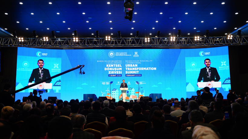 Bakan Kurum: Kentsel d&ouml;n&uuml;ş&uuml;m hem &uuml;lkemizin hem de İstanbul'umuzun en acil ihtiyacı - Resim : 1