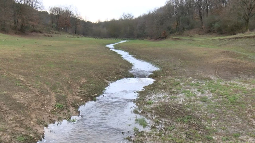 Ömerli Barajı’nda korkutan görüntü! Kırmızı ve köpüklü su alarm verdi - Resim: 5
