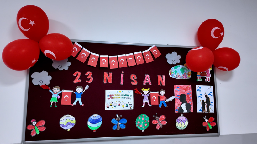 Bakan Kurum'dan 23 Nisan'da deprem b&ouml;lgesi paylaşımı: Yepyeni bir okulda, bayramın heyecanı bir başka oluyor - Resim : 3