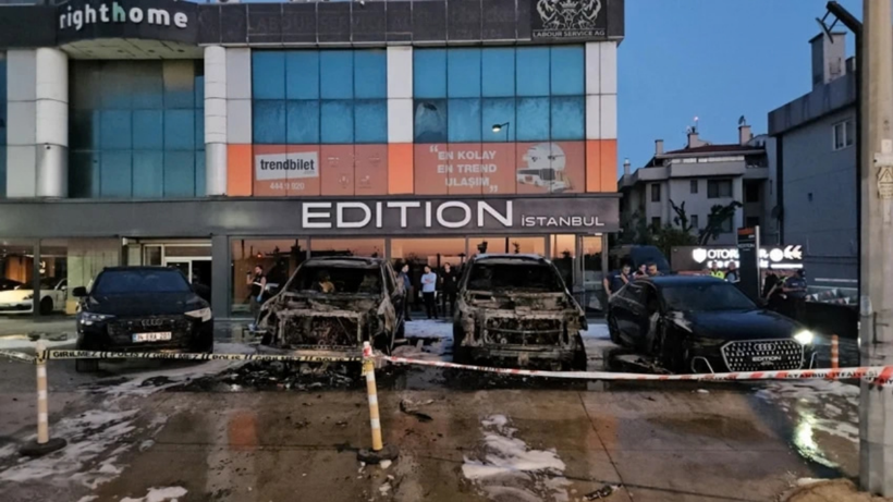 Lüks araçlar alev alev yandı! Bir araçta başladı, hızla yayıldı! Bir gecede 50 milyon TL yandı! - Resim : 2