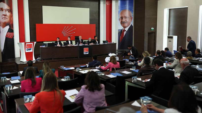 CHP'de Büyük Hamle! Özgür Özel ve ekibi neden istifa etti? Hedef olağanüstü kurultay mı? - Resim: 2