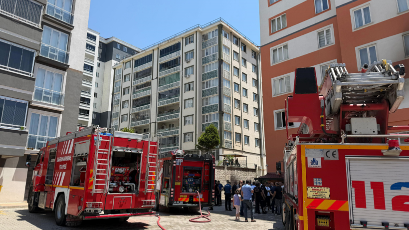 Kahramanmaraş'ta dairede çıkan yangında 3 kardeş hayatını kaybetti - Resim : 1