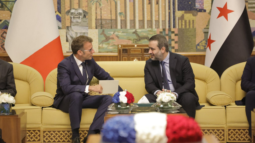 Şam'da kritik saatler: Macron'un bulunduğu bölge yakınında patlama - Resim : 1
