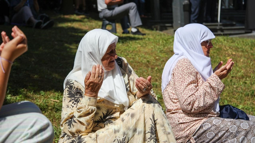 Srebrenitsa katliamının kurbanları Potoçari'ye uğurlandı - Resim: 9