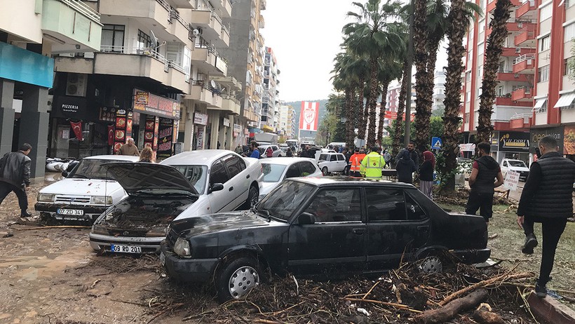 Antalya'daki sel felaketinin ardından İçişleri Bakanı Süleyman Soylu bölgeye intikal etti - Resim : 3
