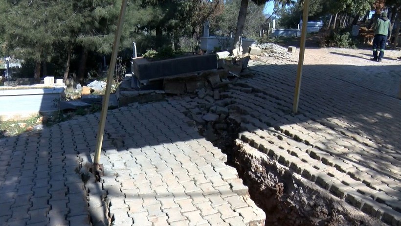 Gaziantep Nurdağı'na bağlı Gökçedere depremde ortadan ikiye bölündü! Köy sakini olanları "Kıyamet kopuyor sandık" sözleriyle anlattı - Resim: 8