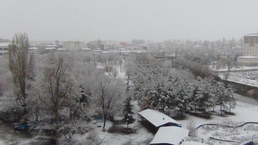 Mart kapıdan baktırdı! Kars'ta kar sürprizi - Resim: 5