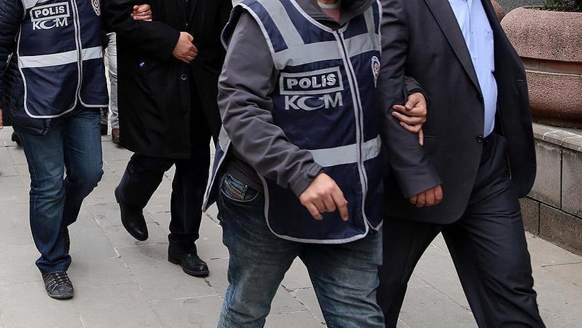 Adana'da merkezli 10 ilde emniyet güçleri tarafından operasyon: 136 kişi paketlendi - Resim : 1