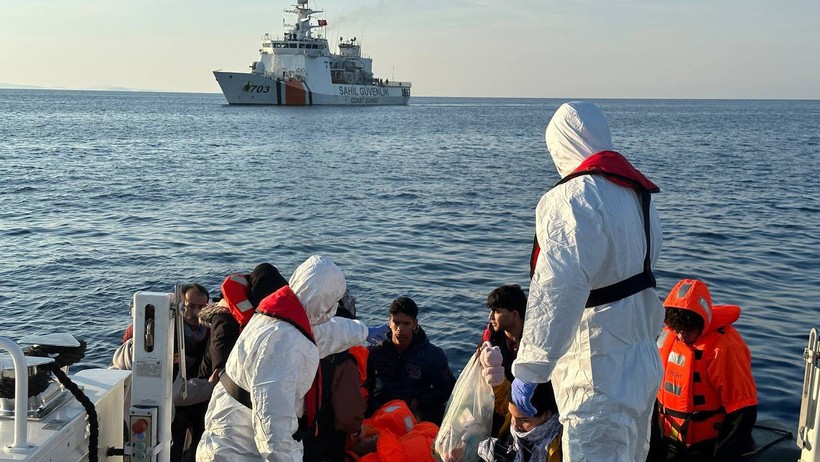 İçişleri Bakanı Ali Yerlikaya'dan düzensiz göçmen operasyonları hakkında açıklama! 6 bin 883'i sınır dışı edildi - Resim : 2