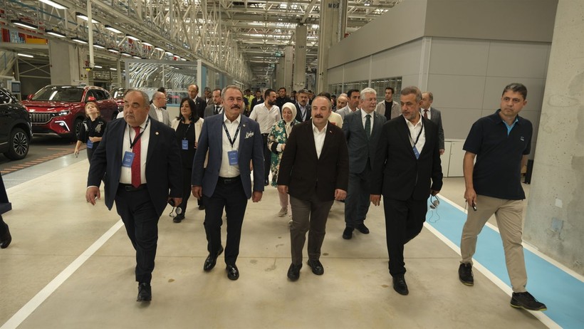 Togg tesisinde şaşırtan anlar! CHP'li vekillerden yerli araca tam not! 156 binlik filo talep ettiler - Resim: 11
