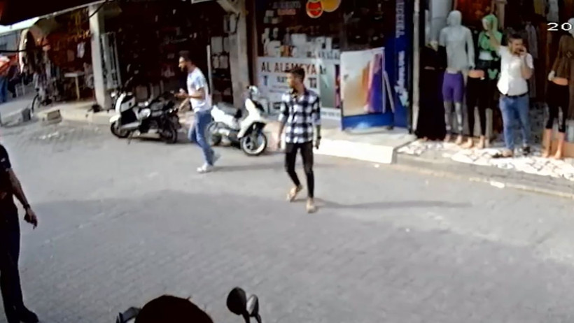 Adana'da haraç cinayeti! Esnafa av tüfeğiyle saldırı kamerada - Resim: 7