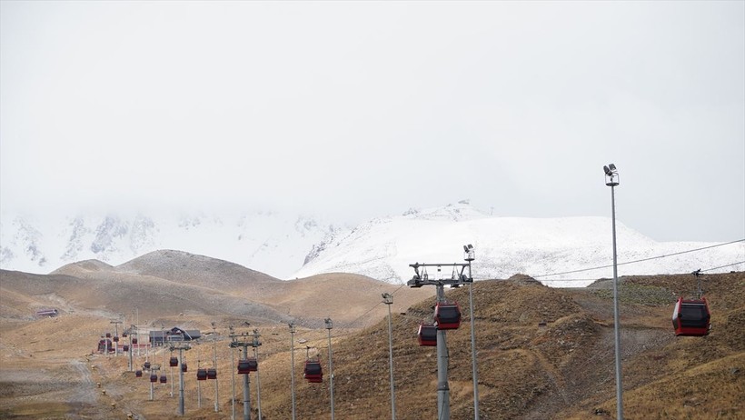 Kayakçıların gözü kulağı orada: Erciyes'te kar kalınlığı 30 santimetreye ulaştı! - Resim: 3