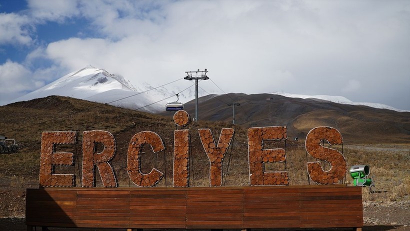 Kayakçıların gözü kulağı orada: Erciyes'te kar kalınlığı 30 santimetreye ulaştı! - Resim: 4
