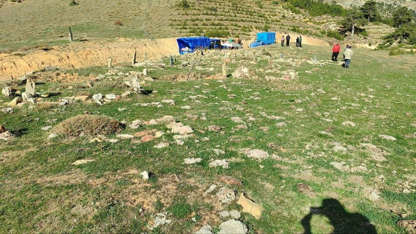 Adana'da konargöçer yaşayan ailelerin kabristanları yürekleri burktu - Resim: 3