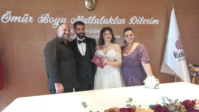 Uğur getirmesi için Edirne'de 12.12 tarihinde 8 tane nikah kıyıldı - Resim : 3