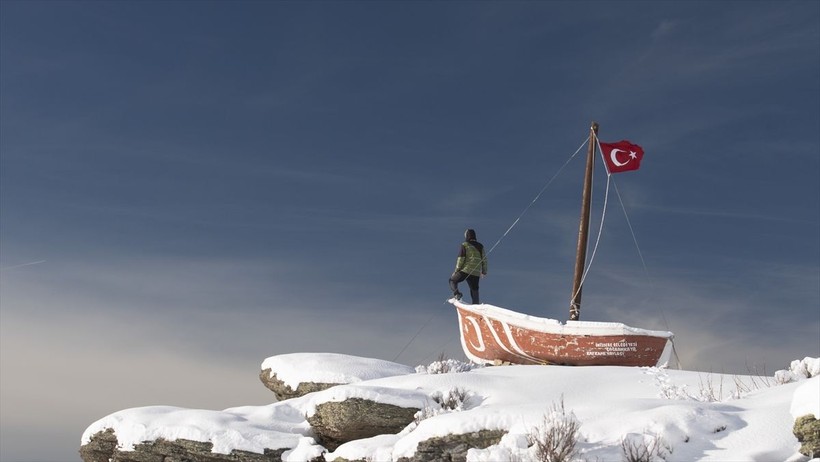 Rize'nin yüksek kesimlerinde kar yağışı etkisini gösterdi! Manzara büyüledi - Resim: 1