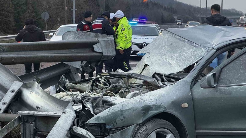 Düzce'de Anadolu Otoyolunda yaşanan feci kazada çok sayıda yaralı var - Resim : 2