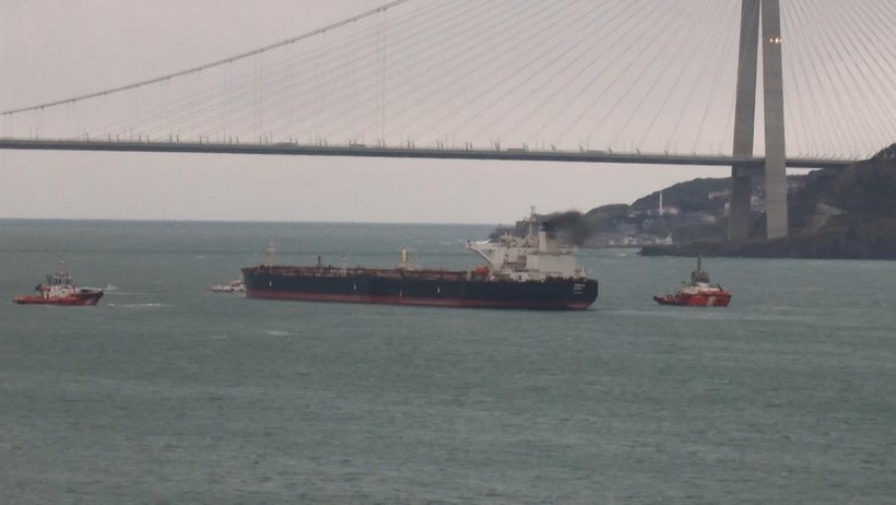 İstanbul Boğazı'nda gemi arızası! Denizaltı kabloları zarar gördü - Resim : 4