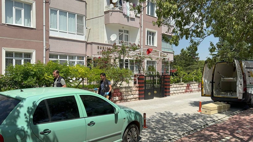 Konya'da 4 saat arayla ölü bulunan kardeşlerin sır perdesi aralandı - Resim : 2